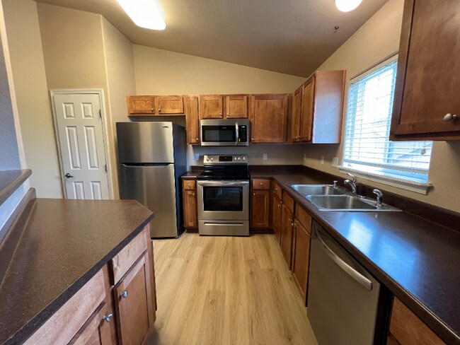 Building Photo - 7125 Ash Creek Heights