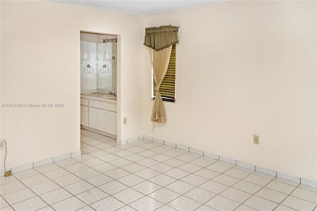 Building Photo - 1200 SW 142nd Ave
