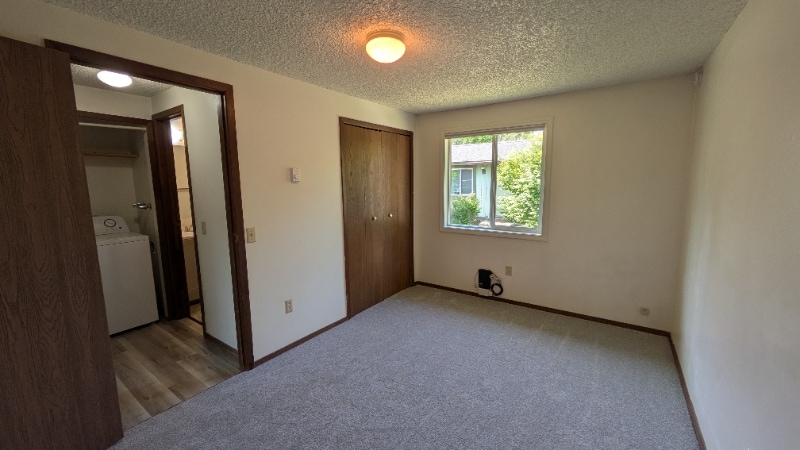 Building Photo - 1243 Hanson Ave