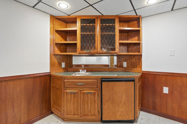 Basement Living - 2663 Charing Rd