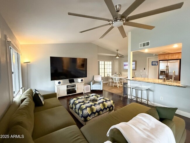 Building Photo - 6814 E Sandra Terrace