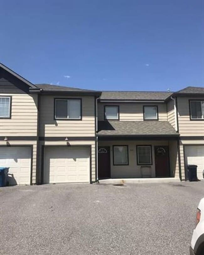 Primary Photo - 3 bedroom 2 1/2 bath in Bozeman