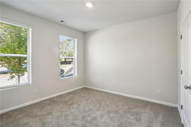Building Photo - 3648 S Fulton Ave