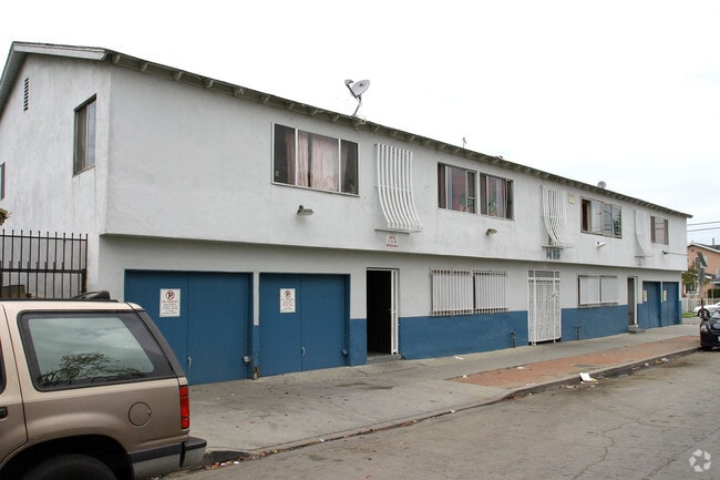 Building Photo - 1495 Peterson Ave