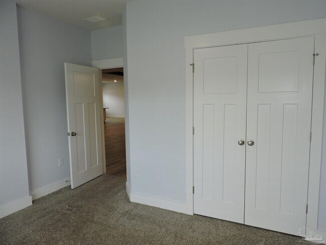 Building Photo - 10696 Davenport Lp