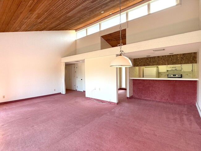 Building Photo - Charming 1-bedroom, 1-bath Gem in the Grenelefe Community!