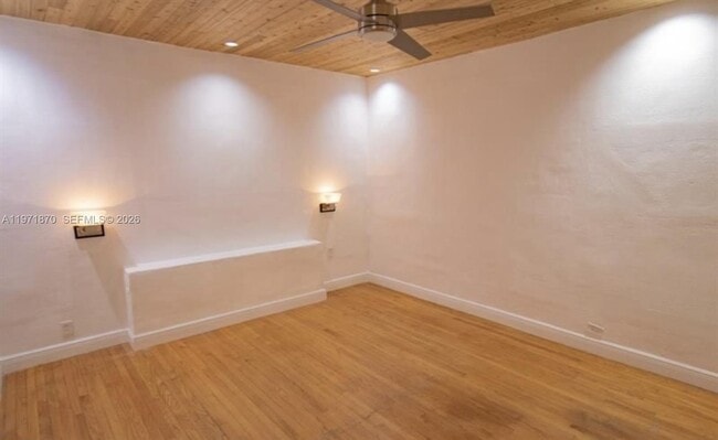 Building Photo - 3050 Alton Rd