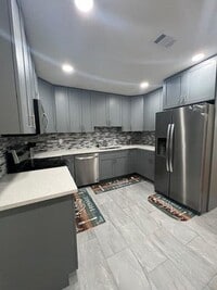 Building Photo - 14531 NE 2nd Ave