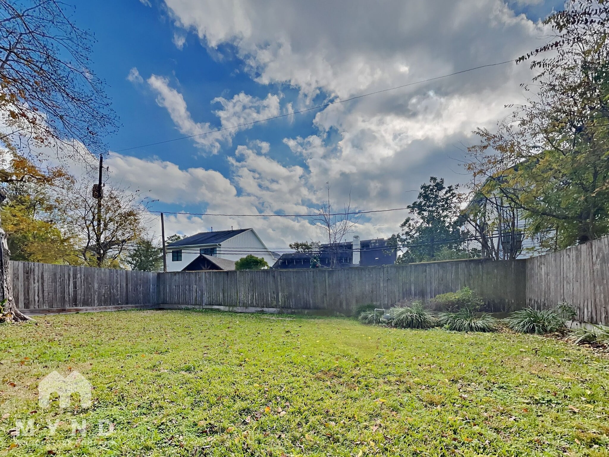 Building Photo - 7519 Schiller St