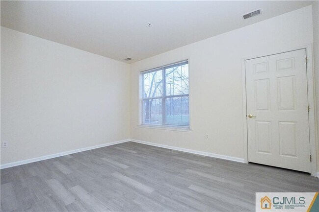 Building Photo - 636 St Andrews Pl