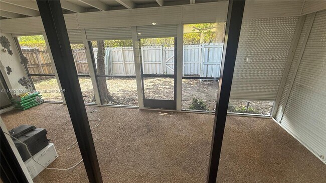 Building Photo - 10583 La Placida Dr