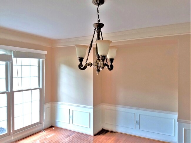 Building Photo - 47498 Fox Run Dr