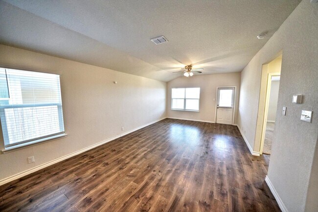 Building Photo - Stunning 4-Bedroom Home in Cobalt Canyon, ...