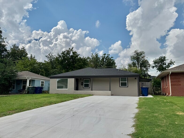 Building Photo - 2144 Westchester Dr