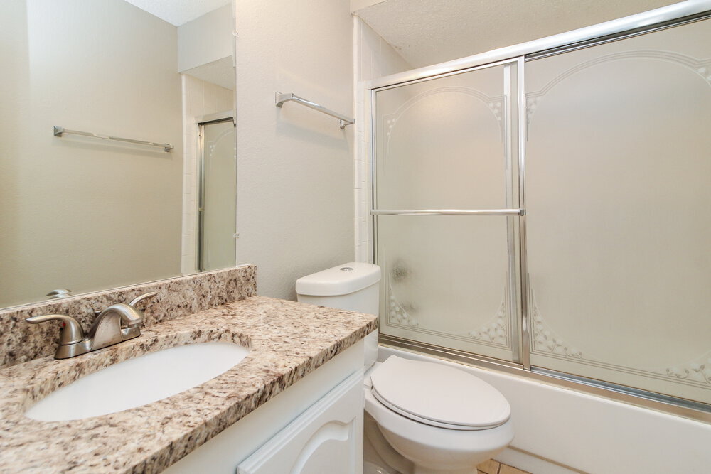 Building Photo - 423 Barton Dr