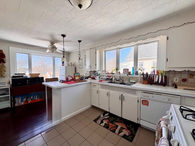 Building Photo - 894 Fellsway