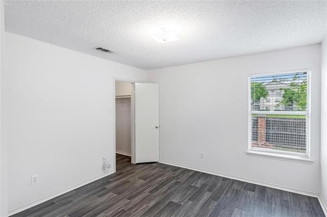 Building Photo - 7024 Negril Ct