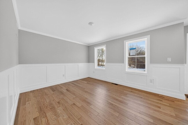 Building Photo - 3 Earle St