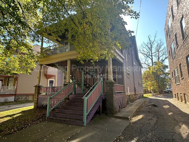 Building Photo - 743 Academy St
