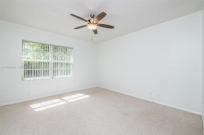 Building Photo - 1911 Madeira Dr