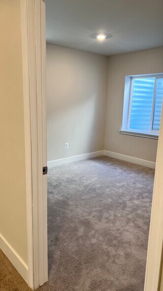 Bedroom 2”1 - 2827 Bridgewater Dr