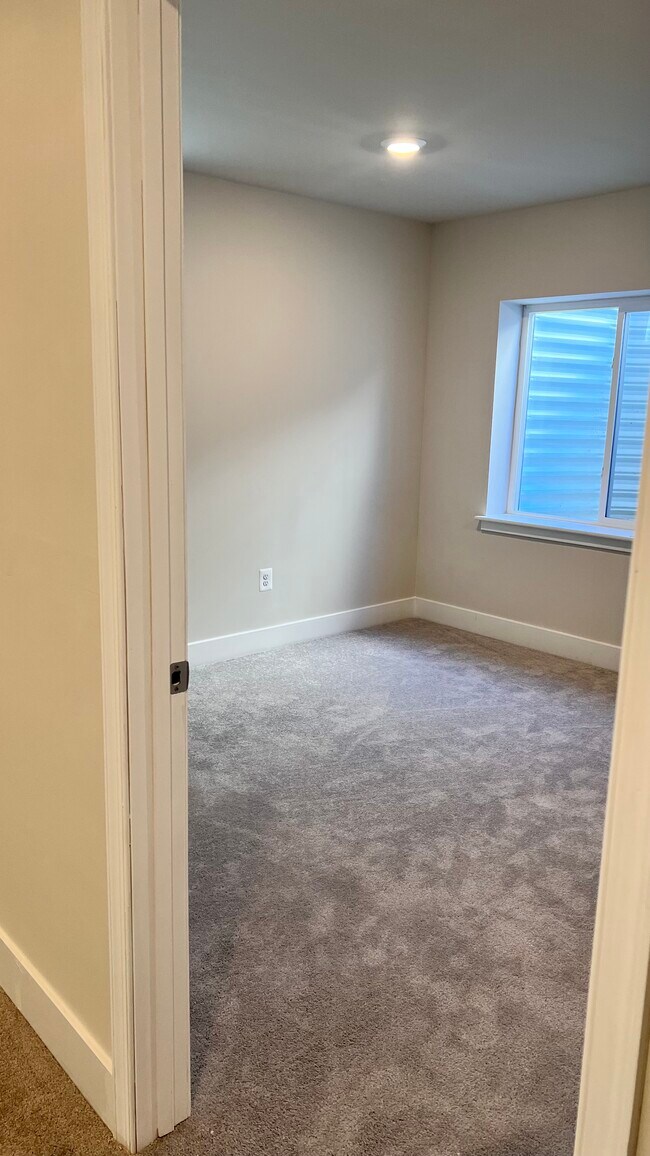 Bedroom 2”1 - 2827 Bridgewater Dr