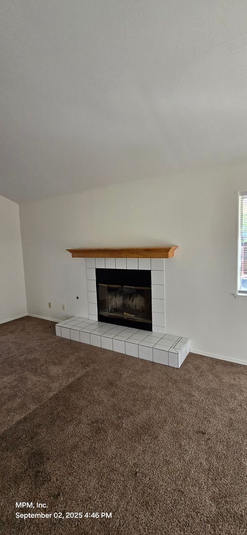 Building Photo - 3-bedroom 2.5 bath home