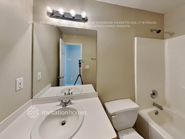 Building Photo - 1606 Madison Dr