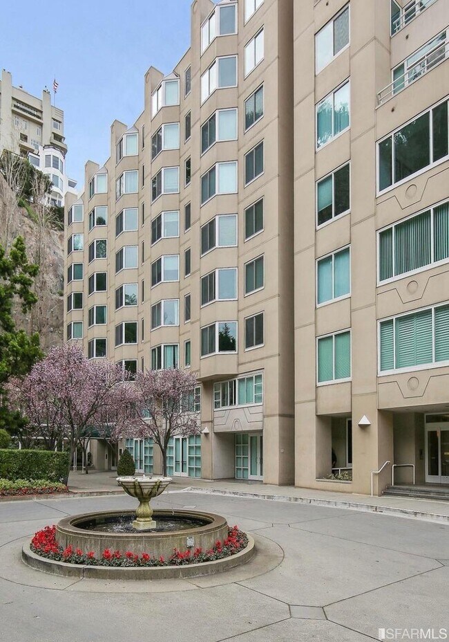 Building Photo - 240 Lombard St