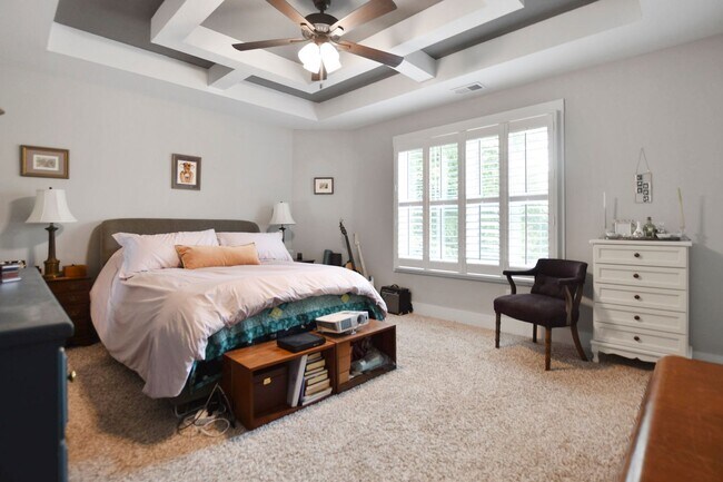 Building Photo - Pet Friendly Four Bedroom!