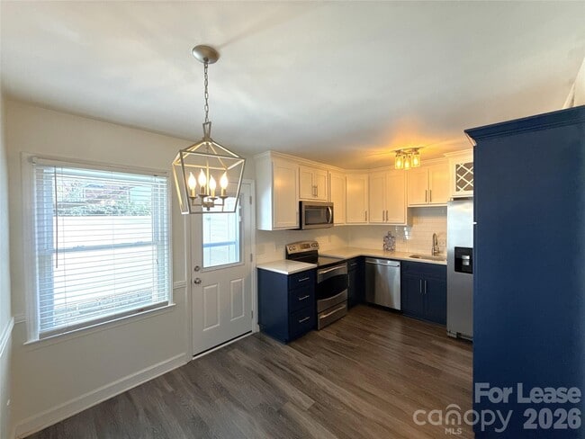 Building Photo - 3726 Park Rd