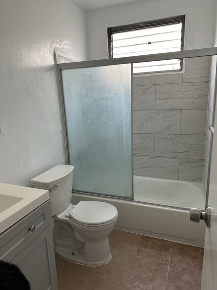 Building Photo - 308 N Market St