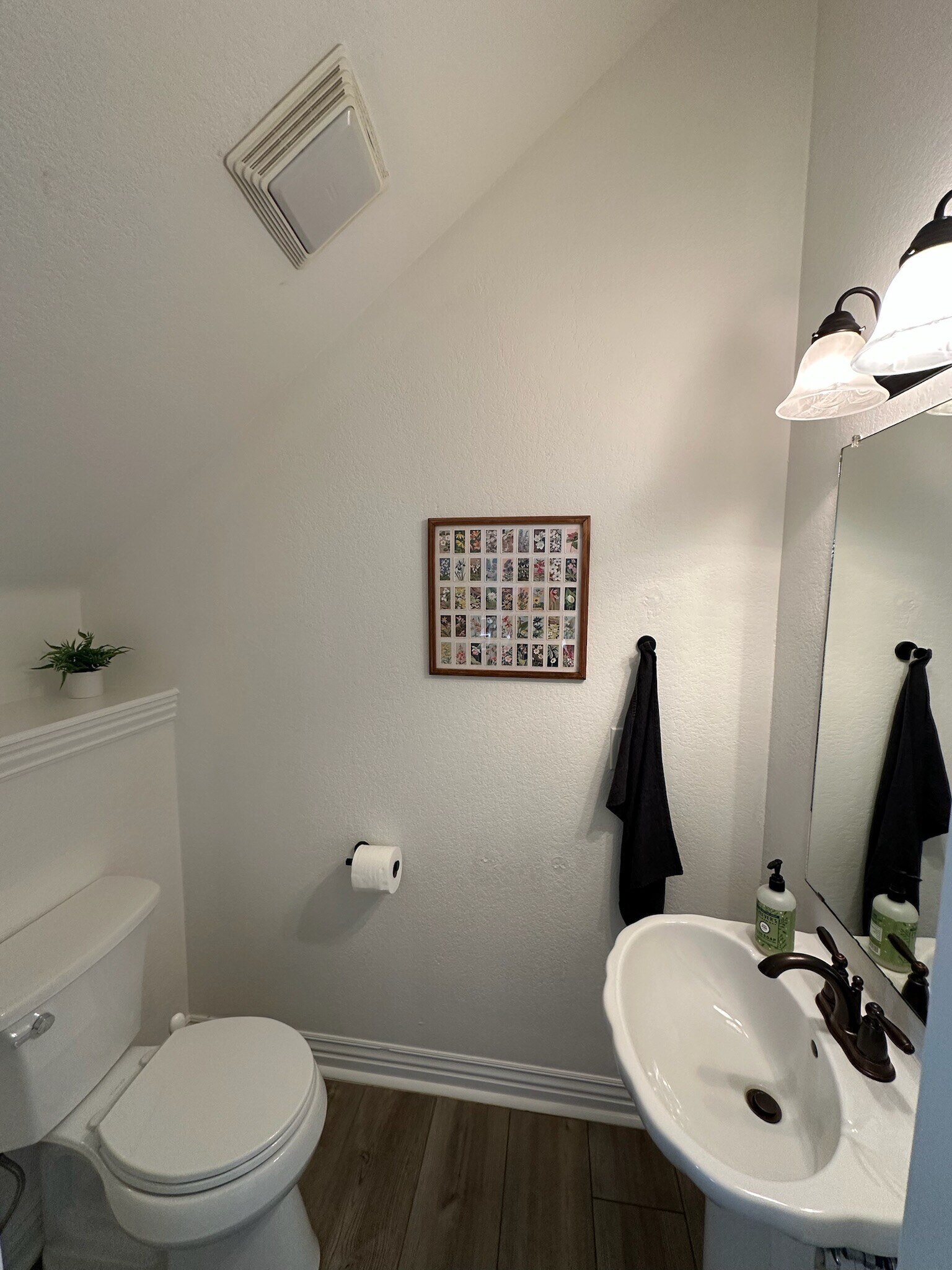 Building Photo - 571 N Rupple Rd