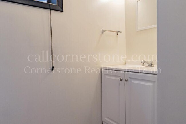 Building Photo - 3427 Clubheights Dr