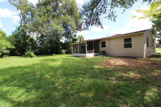 Building Photo - 1388 Whitewood Dr