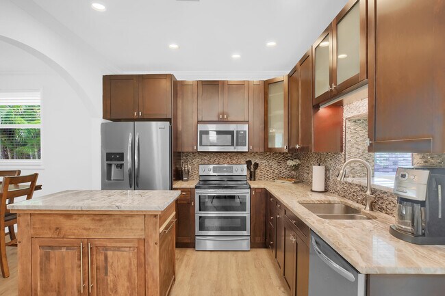 Building Photo - 599 30th St
