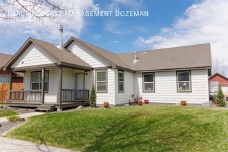 Building Photo - 452 Woodman Dr