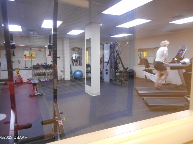 Building Photo - 1415 Ocean Shore Blvd