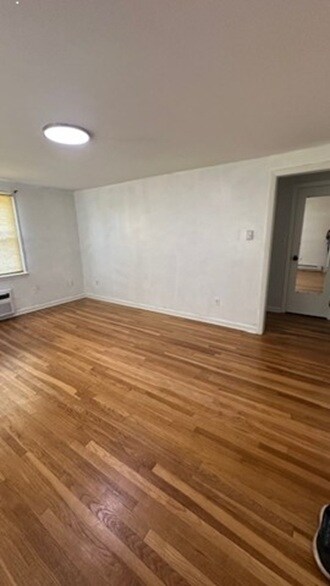 Building Photo - 22 Park Pl