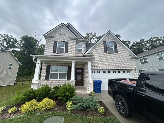 Building Photo - 1055 Ross Farms Blvd