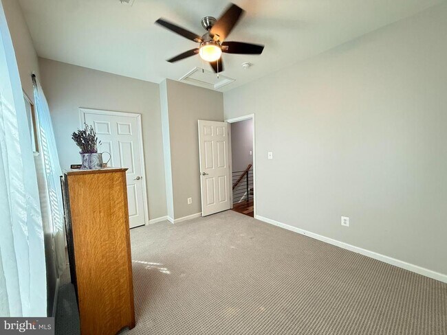 Building Photo - 14050 Cannondale Way