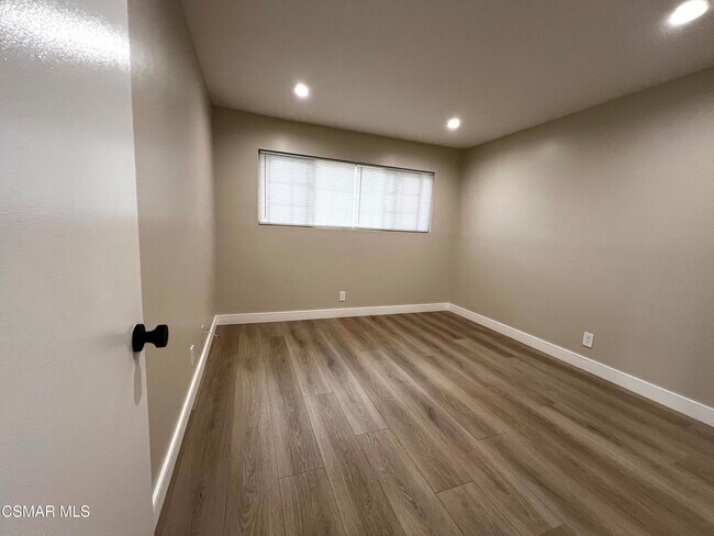 Building Photo - 2002 Calle La Sombra