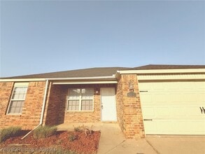 Building Photo - 6614 Huntington Ct