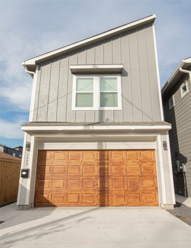 Building Photo - 3555 Noah St