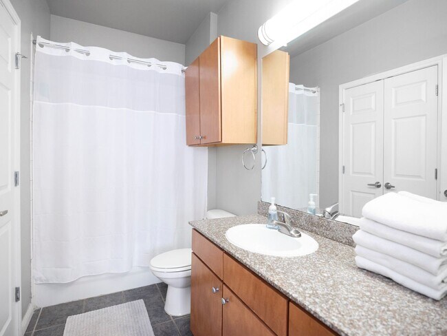 Building Photo - Texan Shoal Creek 2 Bed 2 Bath