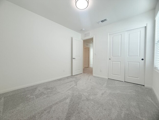 Building Photo - Wonderful upgraded two story single house