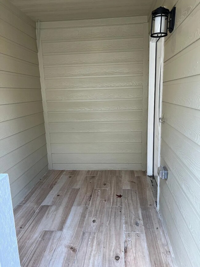 Building Photo - 7214 Corsicana St