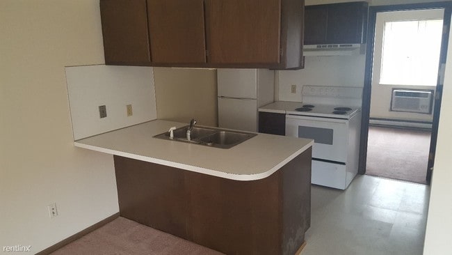 Building Photo - 1 br, 1 bath Apartment - Eastgate Apartments