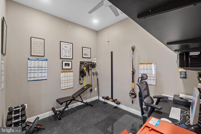 Building Photo - 5 Stationmaster St SE