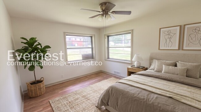 Building Photo - 4 Bed/2 Bath Home with Carport / Pet-Friendly / Vouchers Accepted / Available Now!